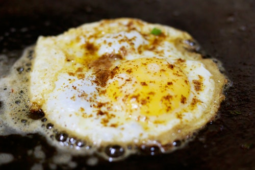 fried-egg-oil